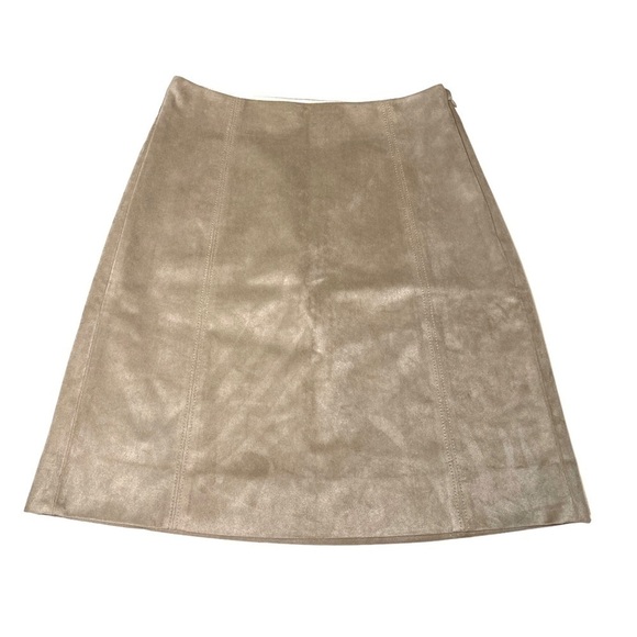 Aritiza Babaton - Hopper Vegan Suede Mini Skirt - Picture 4 of 11